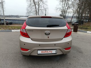 2014 Hyundai Solaris I, бежевый, 700000 рублей, вид 4