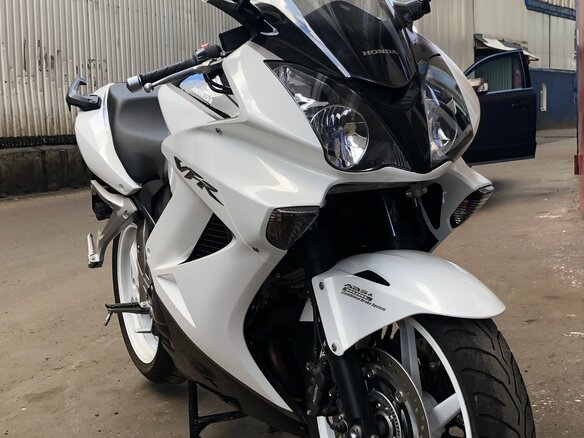 2011 Honda VFR 800, белый, 1099000 рублей