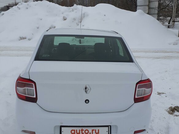 2015 Renault Logan II, белый - вид 2
