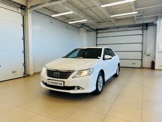 2012 Toyota Camry VII (XV50), белый, 1599900 рублей, вид 2