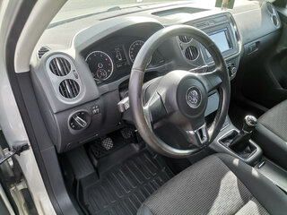 2012 Volkswagen Tiguan I Рестайлинг, серебристый, 1150000 рублей, вид 5