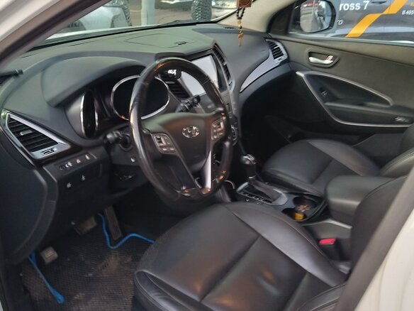 2015 Hyundai Santa Fe Grand III, белый, 2100000 рублей - вид 5