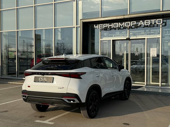 2024 Omoda C5 I Рестайлинг, белый, 3089900 рублей - вид 12