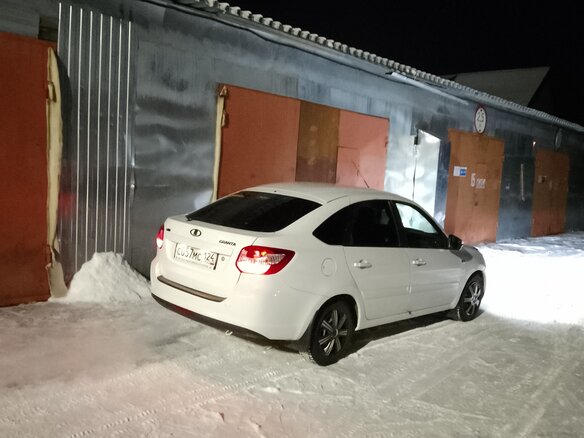 2014 Lada (ВАЗ) Granta I, белый, 440000 рублей - вид 3