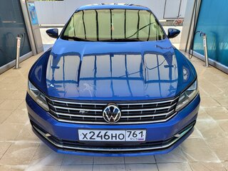 2016 Volkswagen Passat (North America and China) I Рестайлинг, синий, 1350000 рублей, вид 2