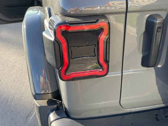 2022 Jeep Wrangler IV (JL), серый, 5850000 рублей - вид 19