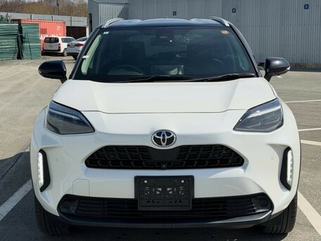 2022 Toyota Yaris Cross I, белый, 1630000 рублей, вид 2