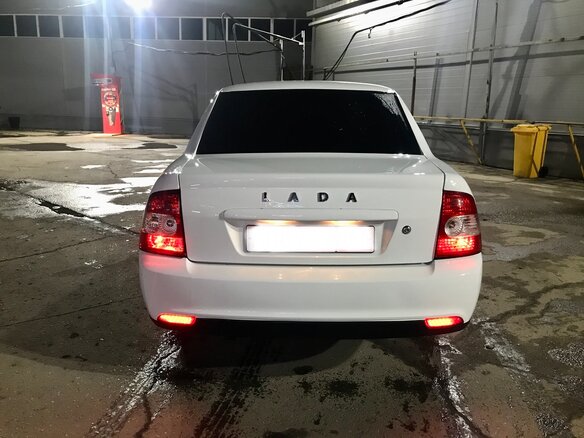 2010 Lada (ВАЗ) Priora I, белый, 380000 рублей - вид 4