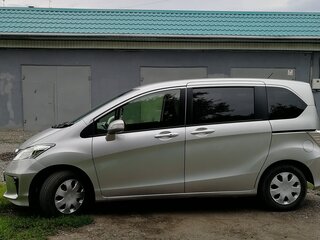 2015 Honda Freed I Рестайлинг 2, серебристый, 1400000 рублей, вид 3