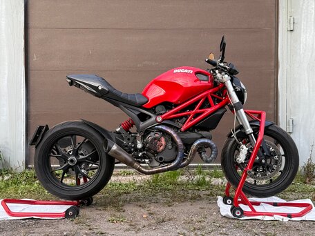 2009 Ducati Monster 1100, красный, 600000 рублей, вид 1