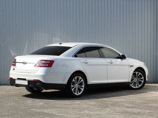 2012 Ford Taurus VI Рестайлинг, белый, 2050000 рублей, вид 4