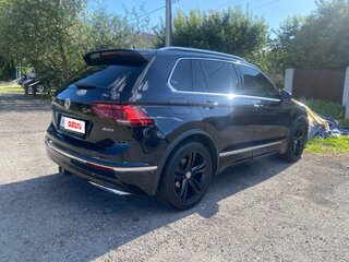 2018 Volkswagen Tiguan II, чёрный, 2550000 рублей, вид 4