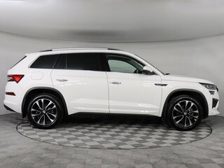 2023 Skoda Kodiaq I Рестайлинг, белый, 4449000 рублей, вид 4