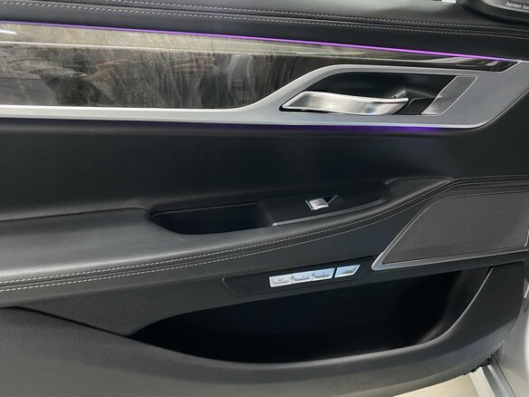 2017 BMW 7 серии 740e VI (G11/G12), серебристый - вид 30