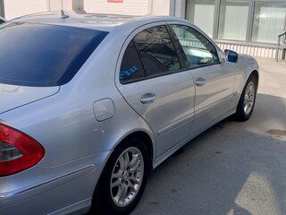 2008 Mercedes-Benz E-Класс 200 III (W211, S211) Рестайлинг, серебристый, 820000 рублей, вид 2