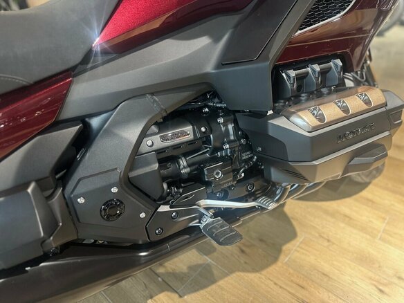 2025 Honda GL 1800 Gold Wing, пурпурный, 4600000 рублей - вид 9