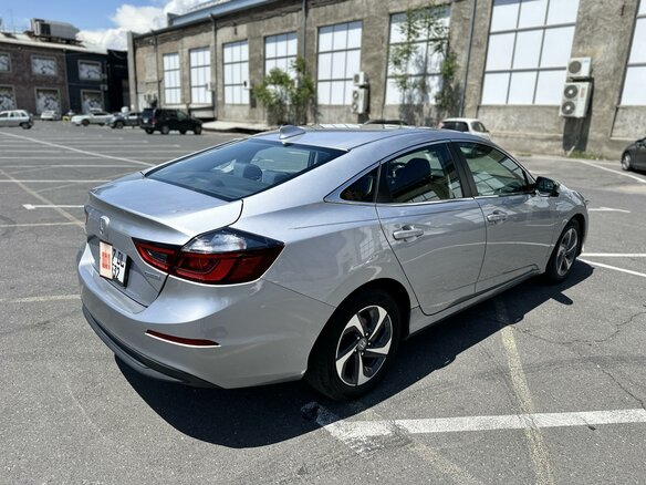 2019 Honda Insight III, серебристый, 1850000 рублей - вид 5