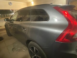 2017 Volvo XC60 I Рестайлинг, серый, 1900000 рублей, вид 3
