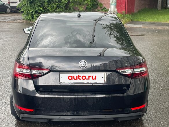 2017 Skoda Superb III, чёрный, 2300000 рублей - вид 4