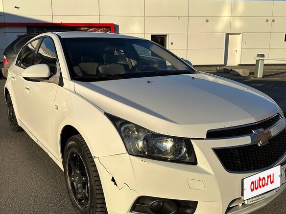 2012 Chevrolet Cruze I, белый, 700000 рублей - вид 1