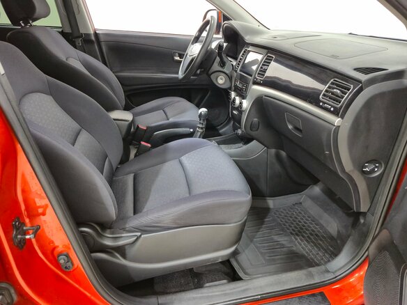 2012 SsangYong Actyon II, оранжевый - вид 12