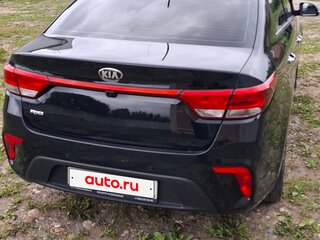 2019 Kia Rio IV, чёрный, 1620000 рублей, вид 4