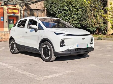 2024 Geely Geometry E 39.4 kWh, белый, 1447007 рублей, вид 3