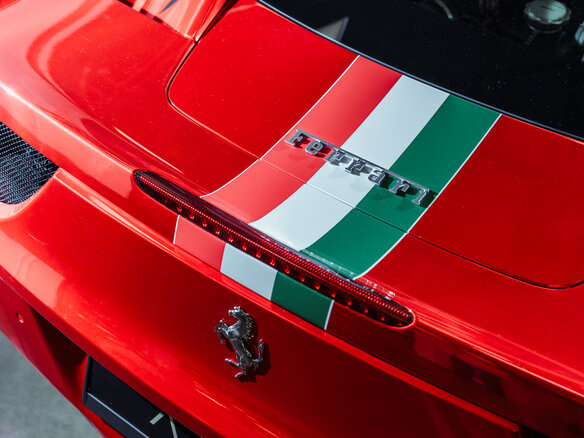 2011 Ferrari 458 Italia, красный - вид 16