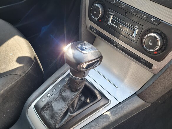 2013 Skoda Octavia II (A5) Рестайлинг, белый, 650000 рублей - вид 15