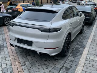 2021 Porsche Cayenne Coupé III, серый, 15000000 рублей, вид 3
