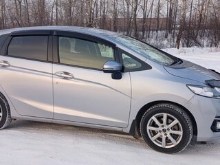 2019 Honda Fit III Рестайлинг, серый, 1450000 рублей, вид 3