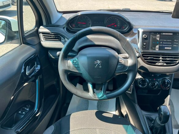 2013 Peugeot 208 I, белый, 449000 рублей - вид 18