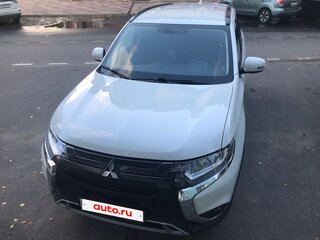 2021 Mitsubishi Outlander III Рестайлинг 3, белый, 2850000 рублей, вид 2