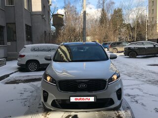 2019 Kia Sorento III Prime Рестайлинг, белый, 2300000 рублей, вид 3