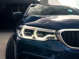 2019 BMW 5 серии 540d xDrive VII (G30/G31/G38), синий, 4900000 рублей, вид 2
