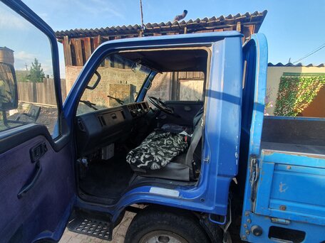 1993 Mazda Titan, синий, 1050000 рублей, вид 5
