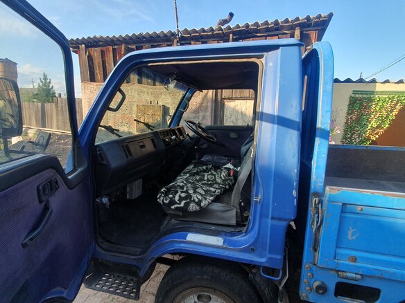 1993 Mazda Titan, синий, 1050000 рублей - вид 4