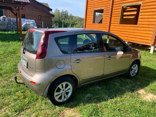 2011 Nissan Note I Рестайлинг, коричневый, 600000 рублей, вид 3