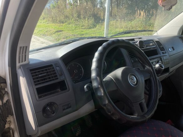 2010 Volkswagen Transporter, белый, 730000 рублей - вид 2