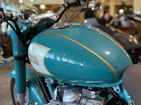 2026 Royal Enfield Classic 650, зелёный, 713000 рублей - вид 7