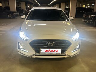 2019 Hyundai Sonata VII (LF) Рестайлинг, белый, 2050000 рублей, вид 2