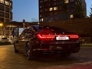 2020 BMW 7 серии Long 730Ld xDrive VI (G11/G12) Рестайлинг, чёрный, 7490000 рублей, вид 4