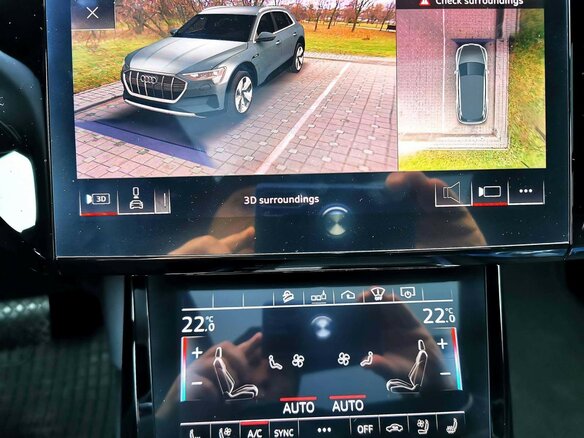 2019 Audi e-tron 55 I, серый - вид 18