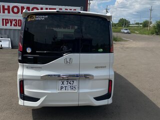 2019 Honda Stepwgn Spada V Рестайлинг, белый, 2500000 рублей, вид 5