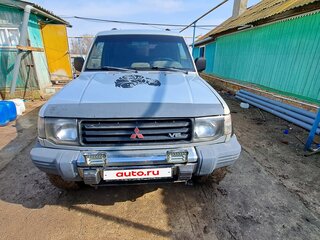 1995 Mitsubishi Montero II, белый, 400000 рублей, вид 1