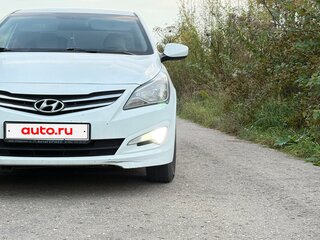 2015 Hyundai Solaris I Рестайлинг, белый, 1020000 рублей, вид 1