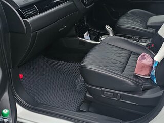 2018 Mitsubishi Outlander PHEV III Рестайлинг 3, белый, 2850000 рублей, вид 3