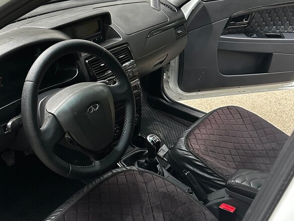 2015 Lada (ВАЗ) Priora I Рестайлинг, белый, 655000 рублей - вид 4