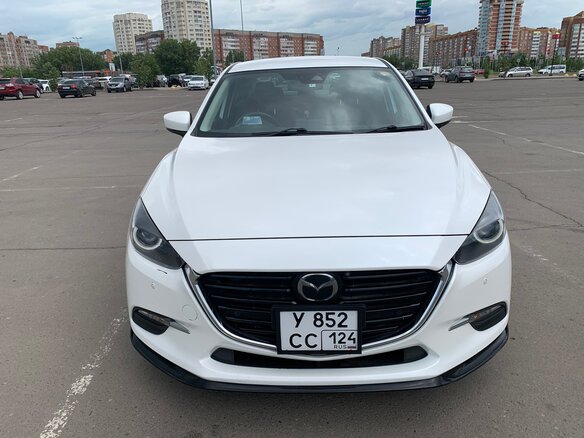 2018 Mazda Axela III Рестайлинг, белый, 1350000 рублей