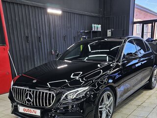 2017 Mercedes-Benz E-Класс 200 V (W213, S213, C238), чёрный, 3550000 рублей, вид 2